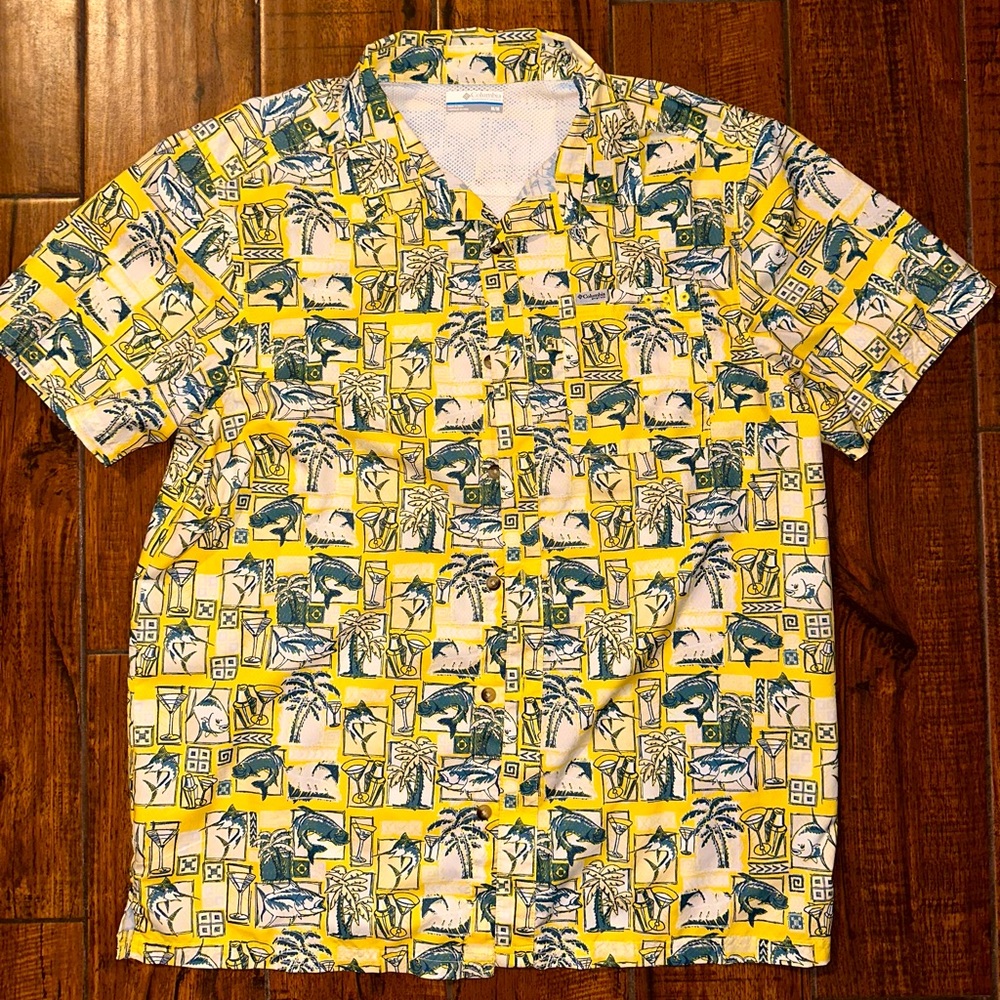 Men’s Columbia shirt